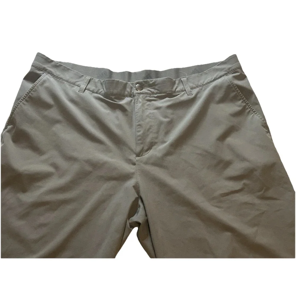 Adidas Men's Light Gray Mid Rise Golf Shorts Size 40 Primegreen  (9.5